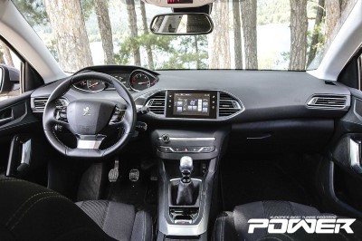 188_Peugeot_308_interior