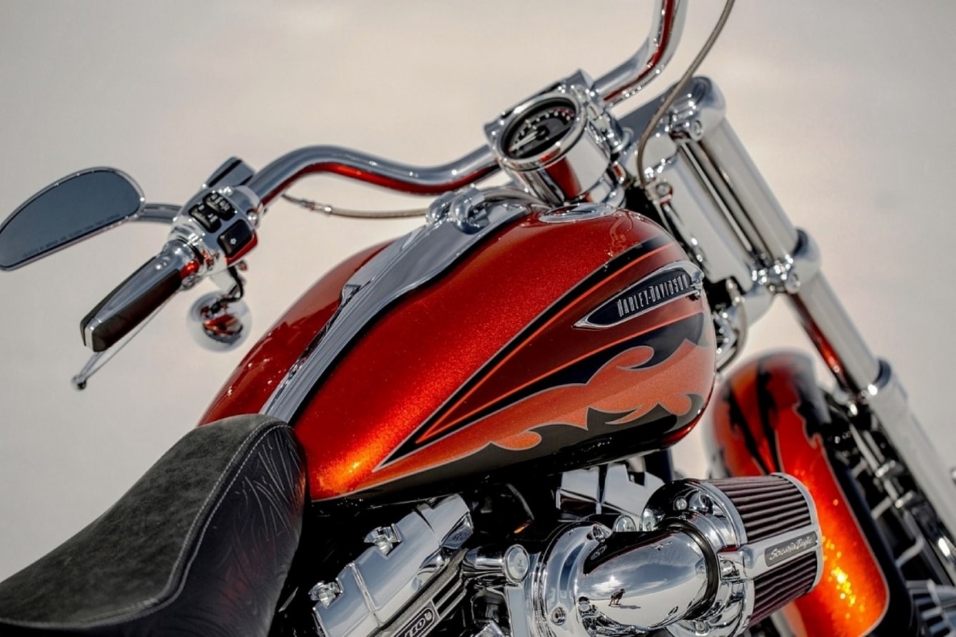 Harley Davidson CVO Breakout