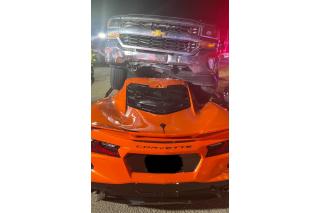 Τρομακτικό ατύχημα: Ημιφορτηγό… ανέβηκε πάνω σε Corvette