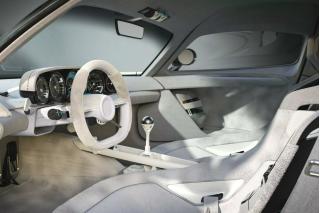 H Oilstainlab παρουσιάζει το δικό της hypercar