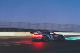 Porsche 911 GT3 R Rennsport: Ειδικ΄ή και πολύ ακριβή