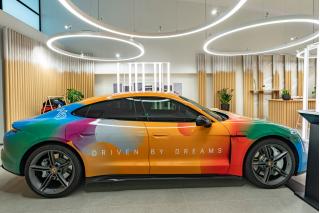 Tο νέο pop-up store της Porsche στο Golden Hall