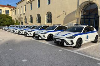 Η Ελληνική αστυνομία εμπλουτίζει το στόλο της με 11 Cupra Leon VZ 300 ίππων