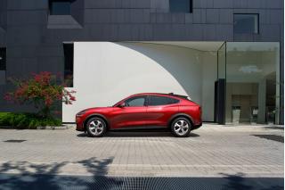 Ford Mustang Mach-E με τεχνολογία BlueCruise, επιτόκιο 0,9% και 8 χρόνια εγγύηση