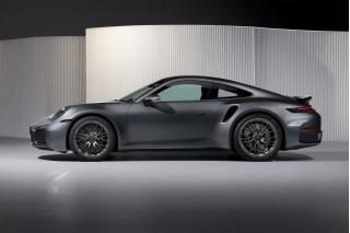 Ισχυρότερη, ταχύτερη και βαρύτερη η νέα Porsche 911 Turbo S