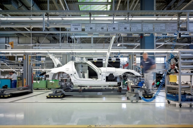 "Κατασκευαστές" αυτοκινήτων...? Χα!