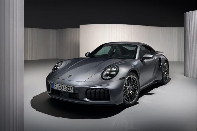 Ισχυρότερη, ταχύτερη και βαρύτερη η νέα Porsche 911 Turbo S