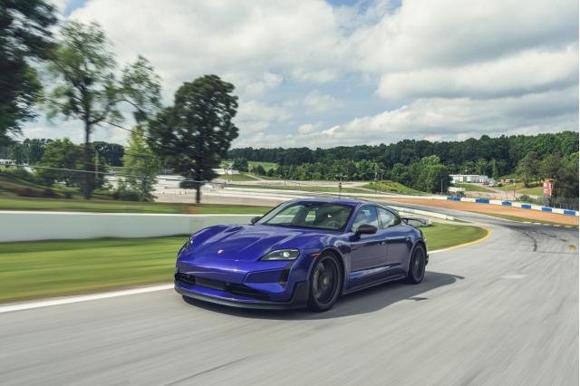 H Porsche Taycan Turbo GT "θερίζει" στο Road Atlanta [+video]