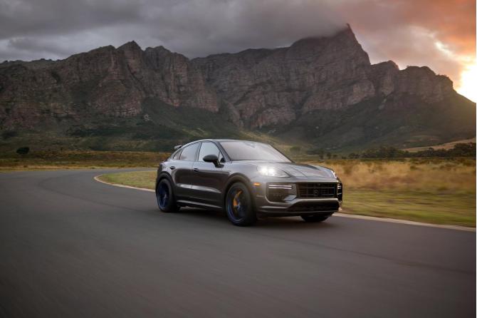 Έρχεται η πιο δυνατή Porsche Cayenne