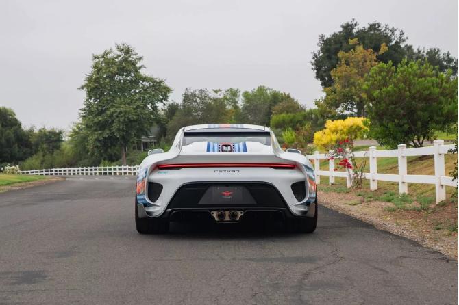 H Rezvani θεωρεί ότι έκανε την Porsche 911… ακόμη καλύτερη. 