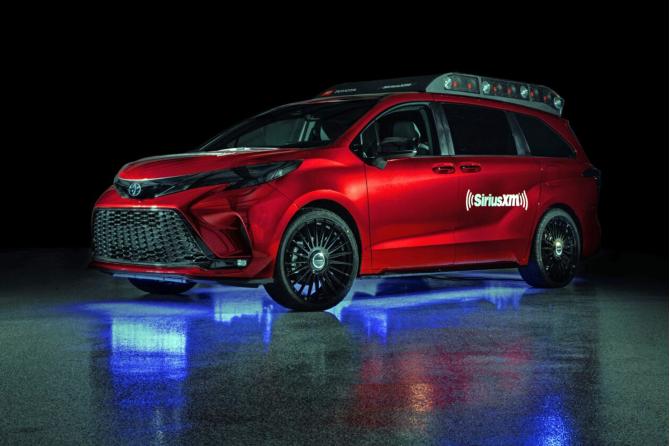 Toyota Sienna Remix Concept: Από το… Μπουρνάζι ως τη Μύκονο και το… Λας Βέγκας