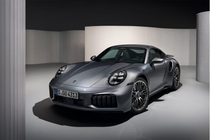 Ισχυρότερη, ταχύτερη και βαρύτερη η νέα Porsche 911 Turbo S
