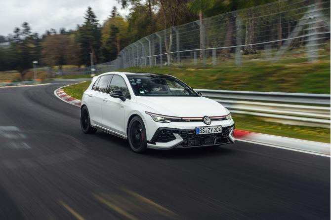 Το επερχόμενο VW Golf GTI Edition 50 σπάει τα ρεκόρ των προκατόχων του στο Nurburgring [+video]