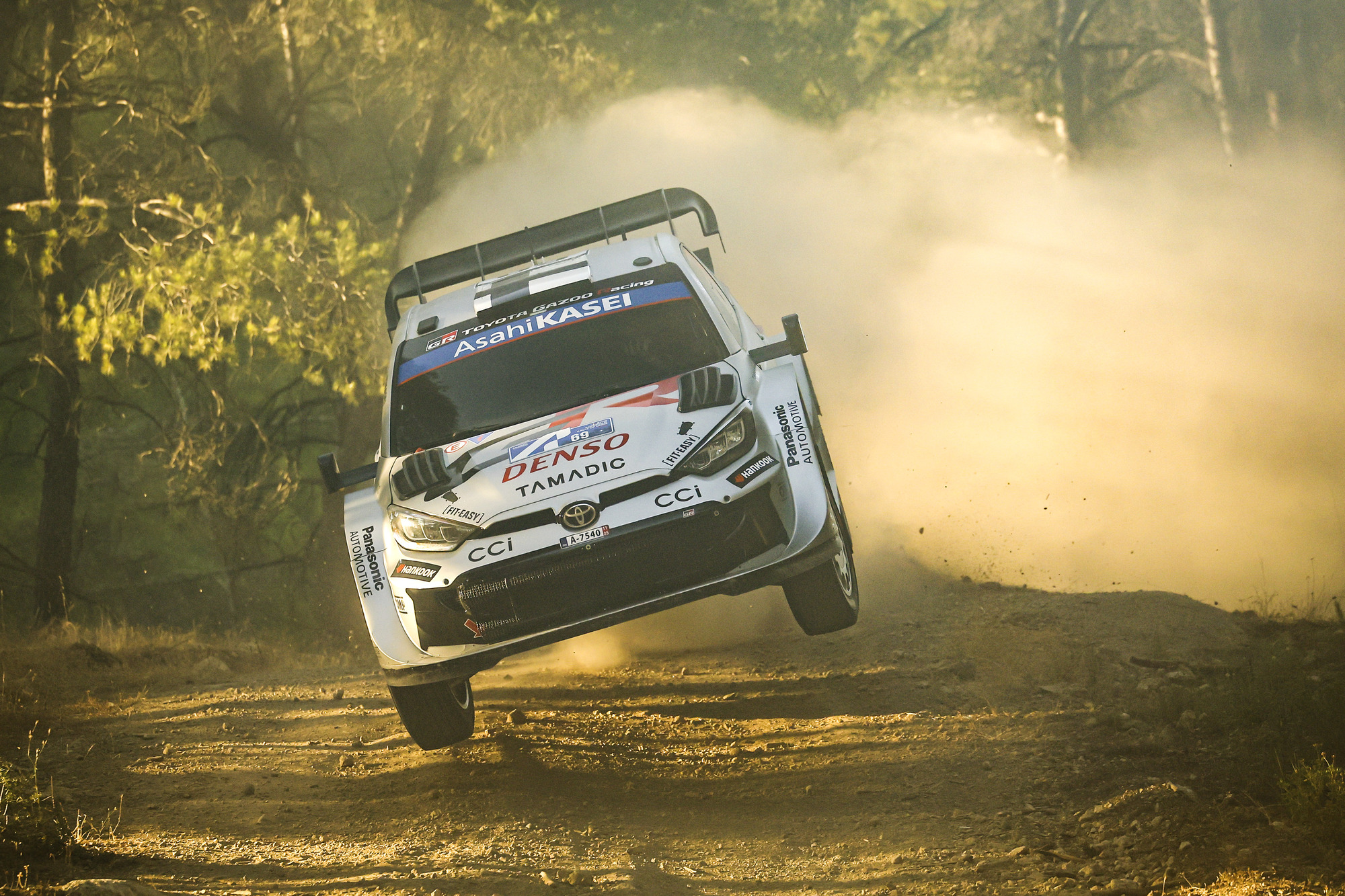 Κυριαρχική νίκη του Tanak στο EKO Rally Acropolis 2025