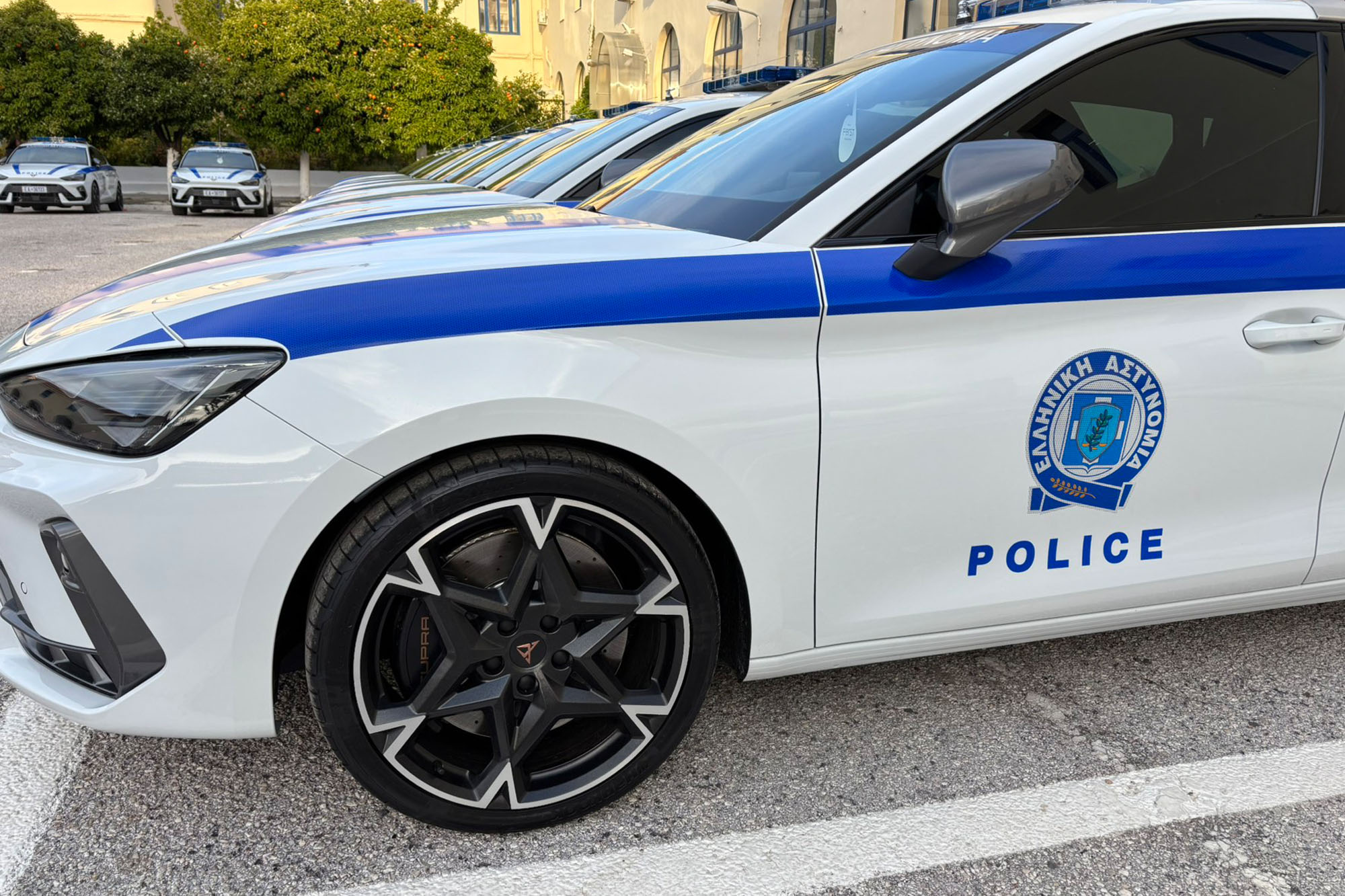 Η Ελληνική αστυνομία εμπλουτίζει το στόλο της με 11 Cupra Leon VZ 300 ίππων