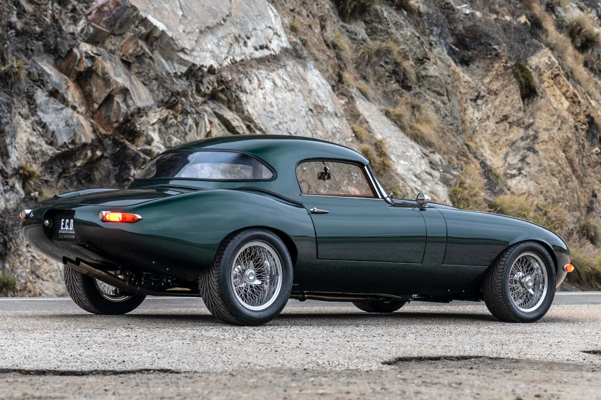 Ένα μοναδικό restomod της Jaguar E-Type με V12 κινητήρα
