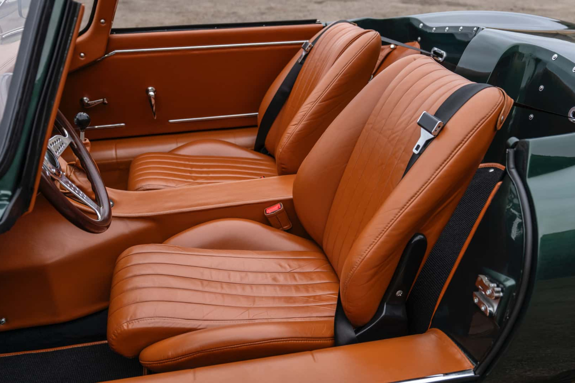 Ένα μοναδικό restomod της Jaguar E-Type με V12 κινητήρα