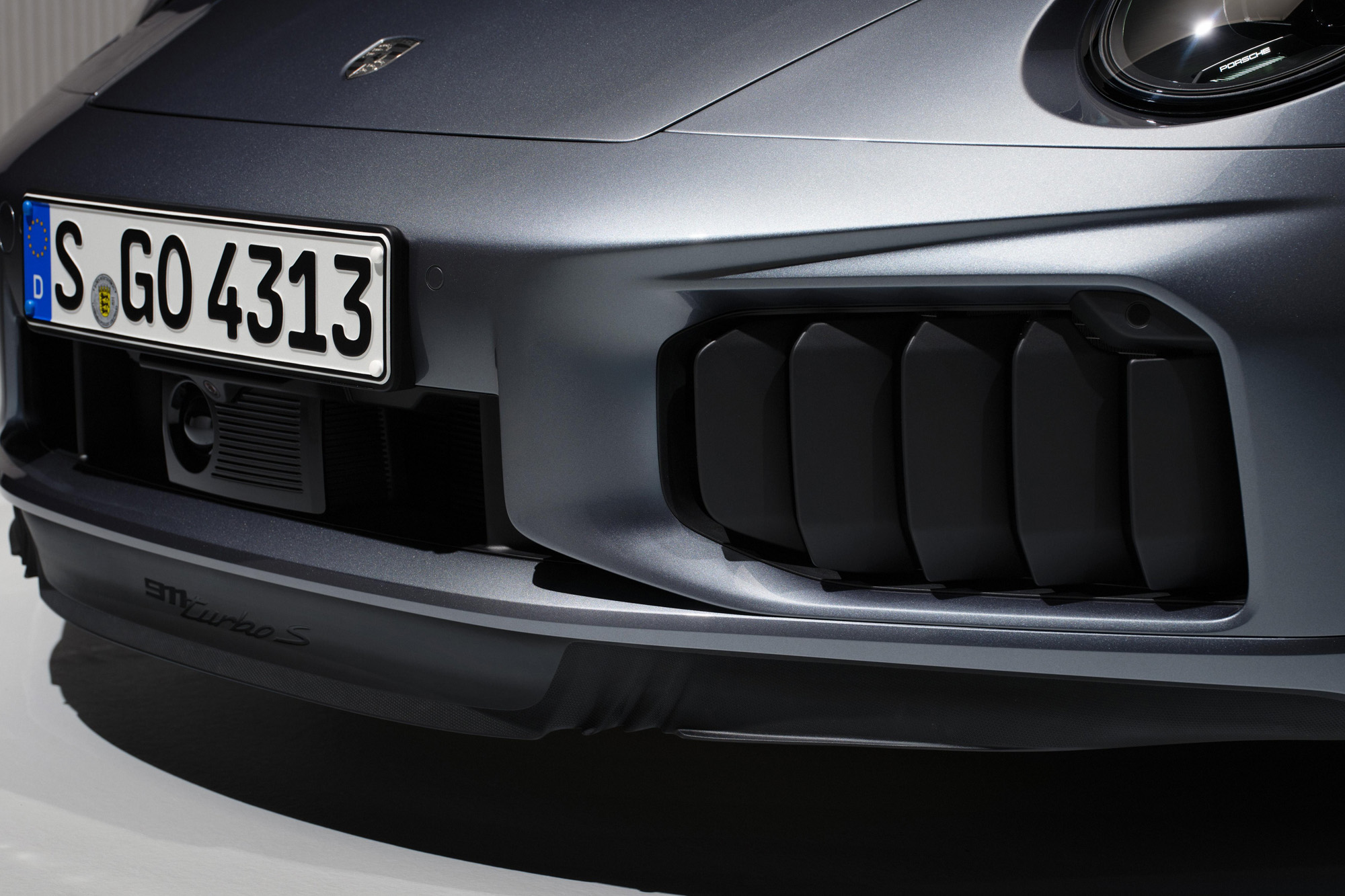 Ισχυρότερη, ταχύτερη και βαρύτερη η νέα Porsche 911 Turbo S