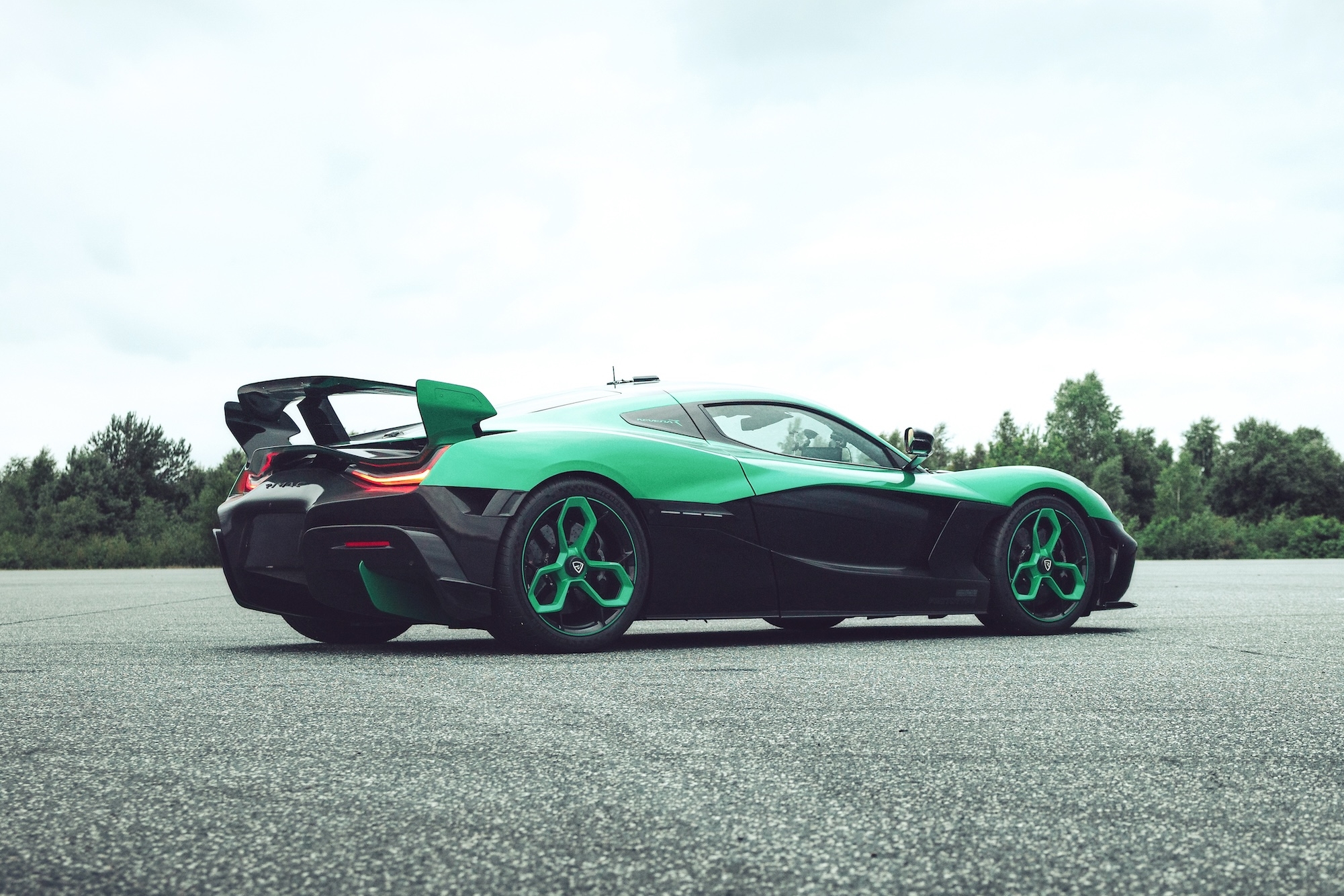  Rimac Nevera R: Το νέο ηλεκτρικό hypercar σπάει 24 παγκόσμια ρεκόρ