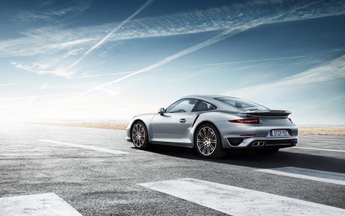 Οι 991 Turbo και Turbo S των 520Ps και 560Ps έρχονται να τρελάνουν παραδοσιακά τα χρονόμετρα με 0-100km/h σε 3,2sec και 2,9sec