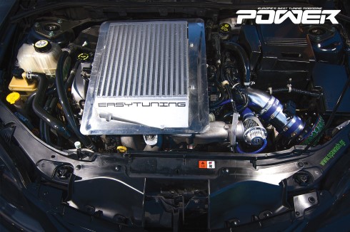 Αυτό δεν είναι intercooler, grilleta αλουμινίου είναι για τα μπριζολίδια. Τρύπα στο καπό επειγόντως…