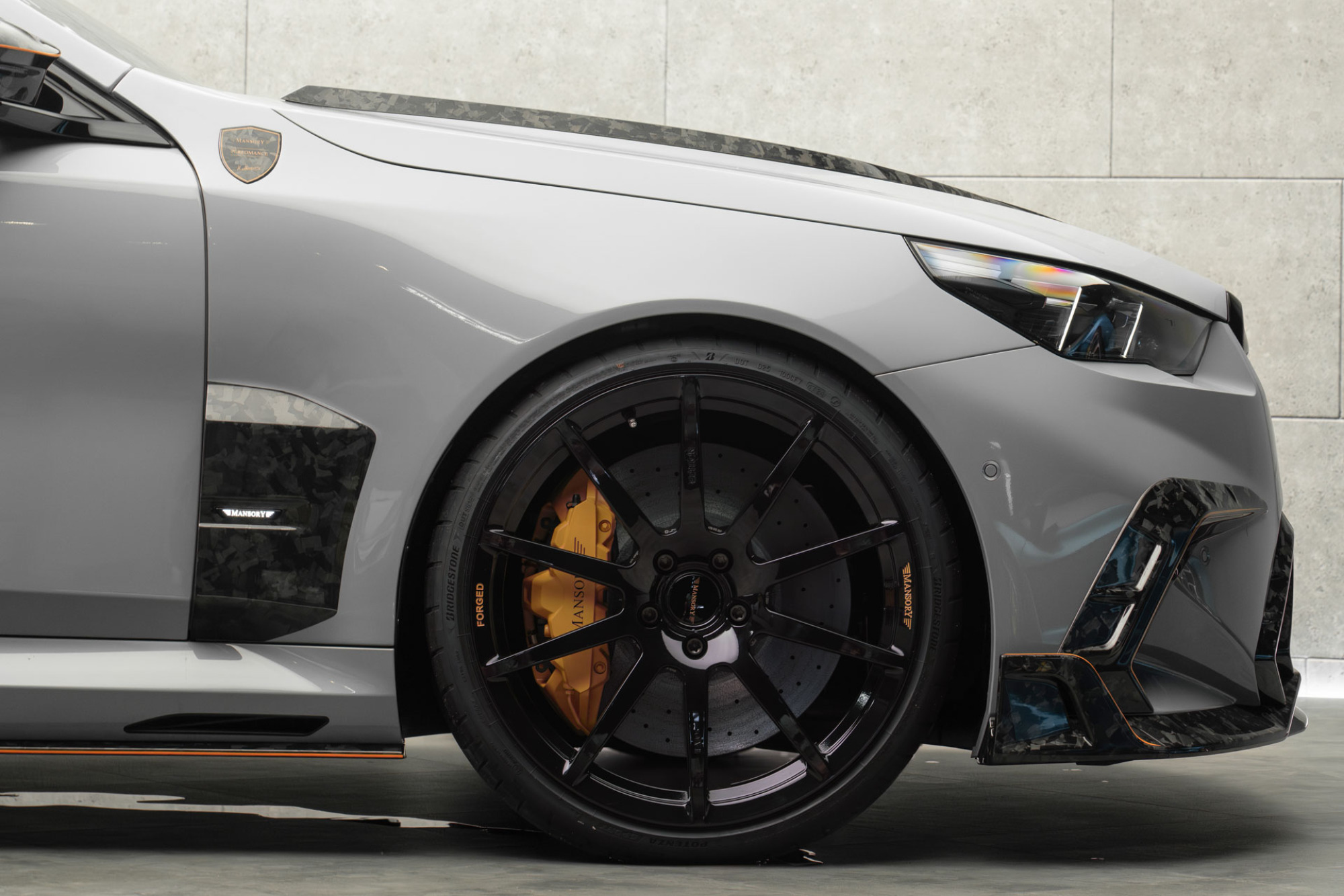 H Mansory εξέλιξε την νέα BMW G90 M5