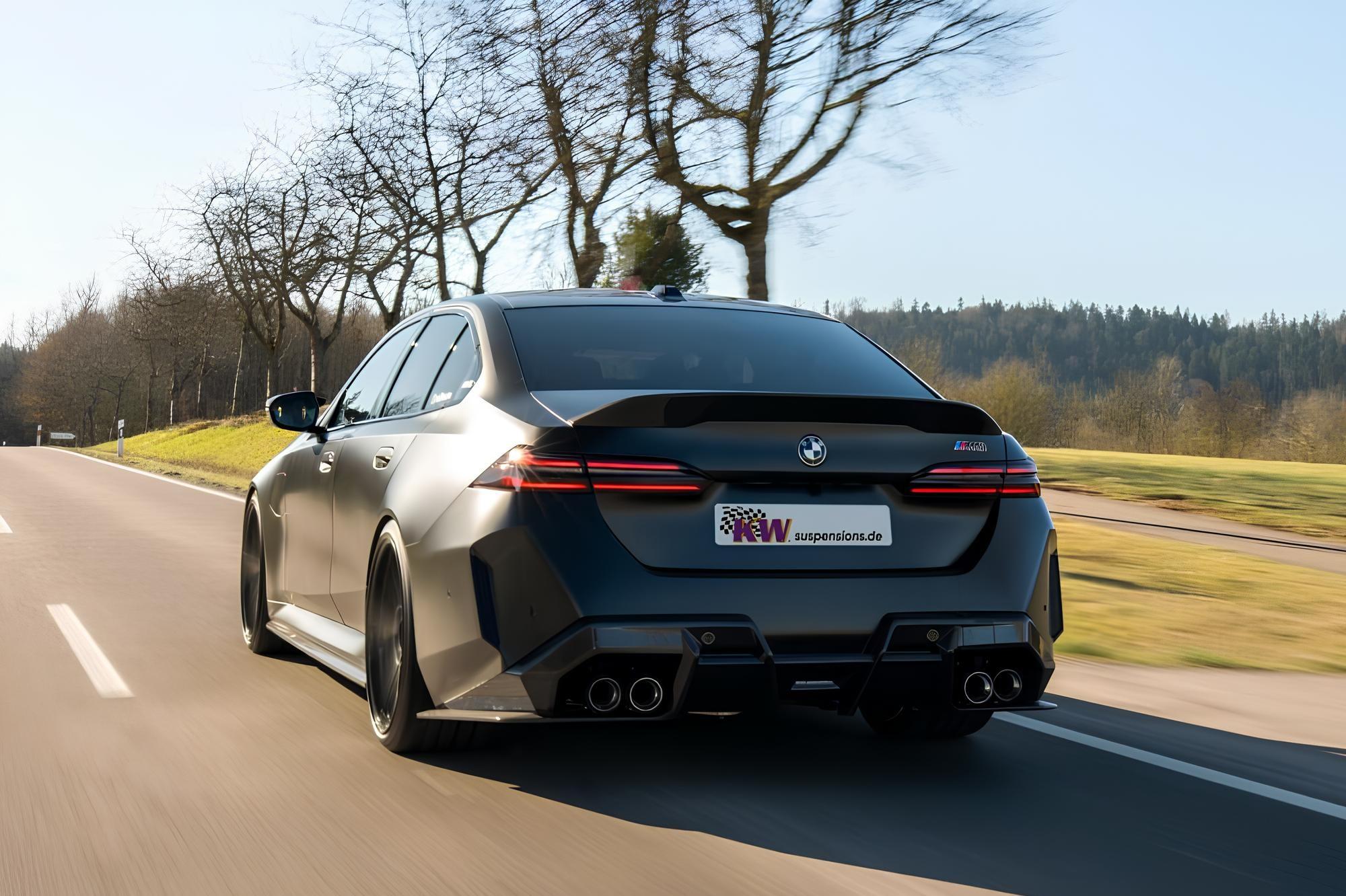 Ανακαλύψτε μια νέα διάσταση οδήγησης με τα KW V4 Coilovers για την BMW M5 (G90) 