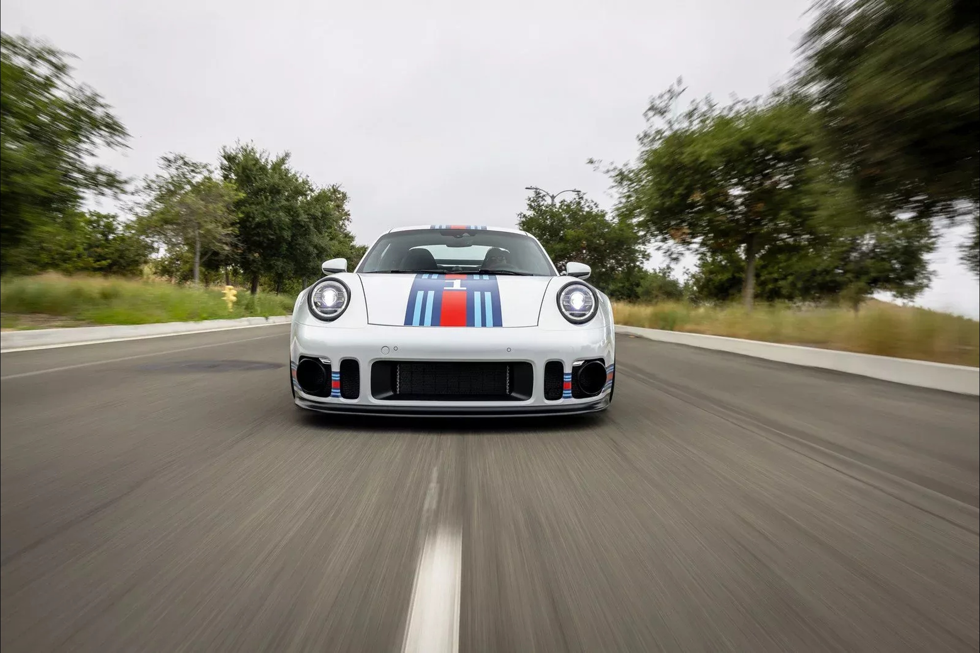 H Rezvani θεωρεί ότι έκανε την Porsche 911… ακόμη καλύτερη. 