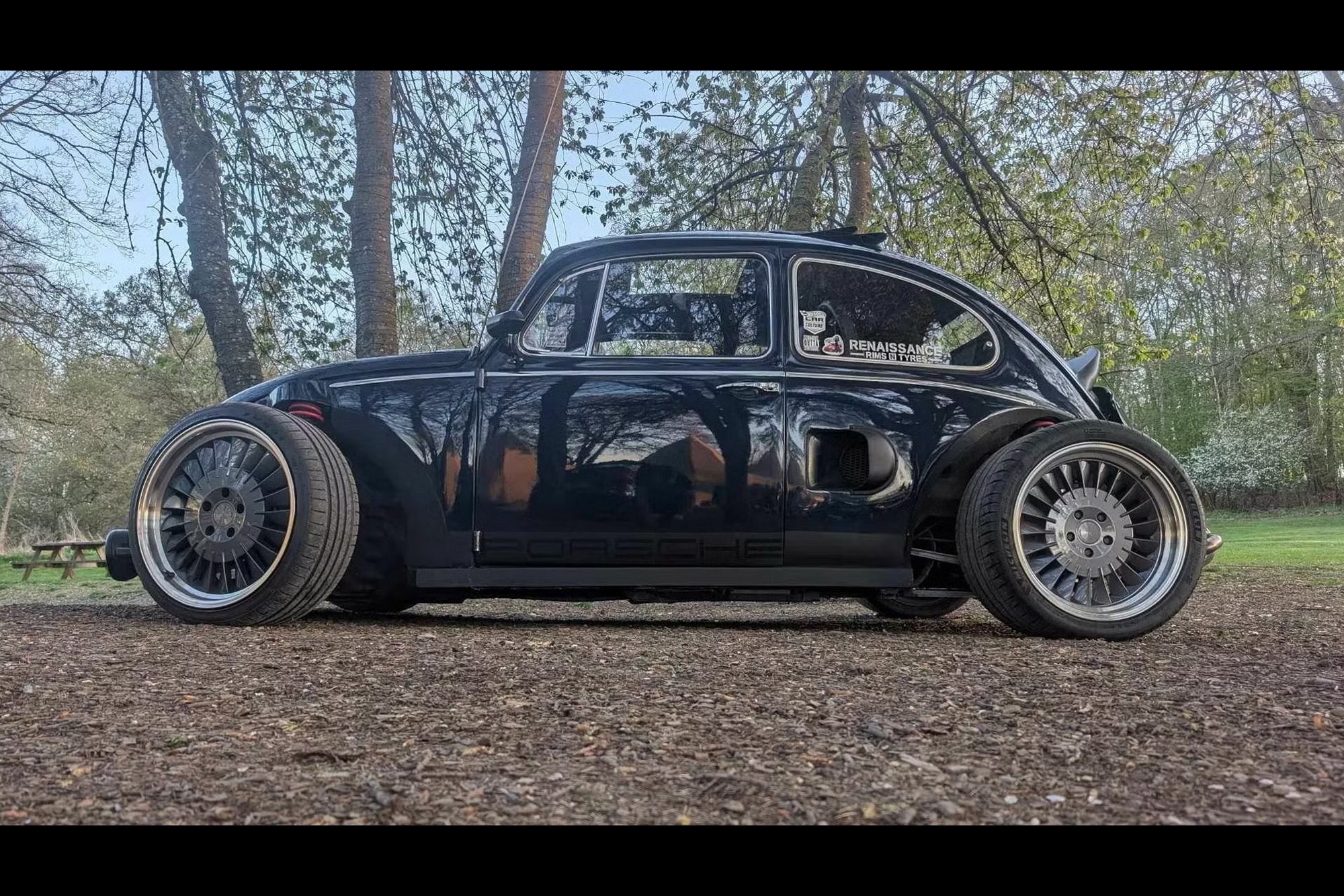 Uno: Ένα τρελό hot rod με σασί Porsche και αμάξωμα Beetle 