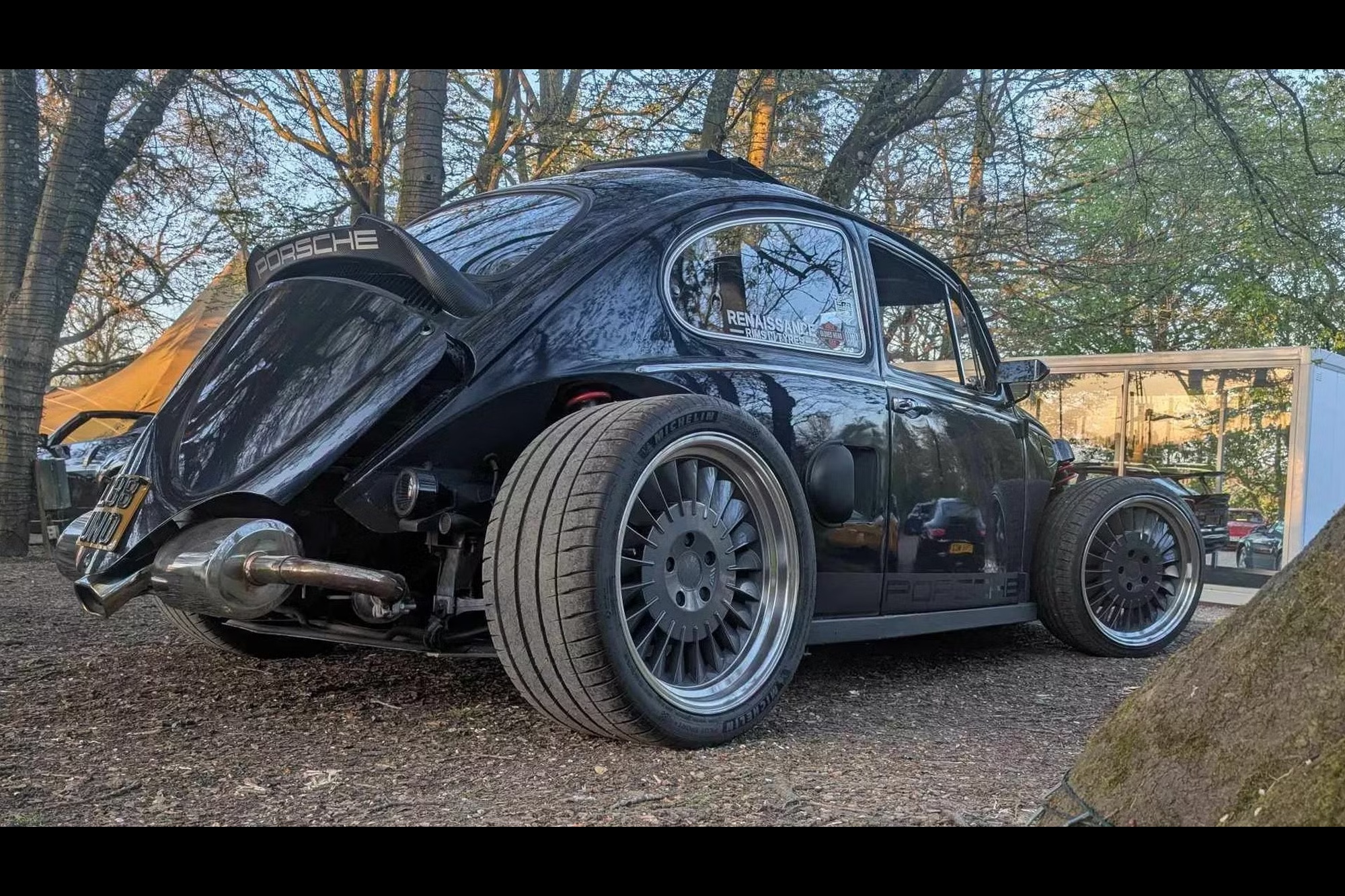 Uno: Ένα τρελό hot rod με σασί Porsche και αμάξωμα Beetle 